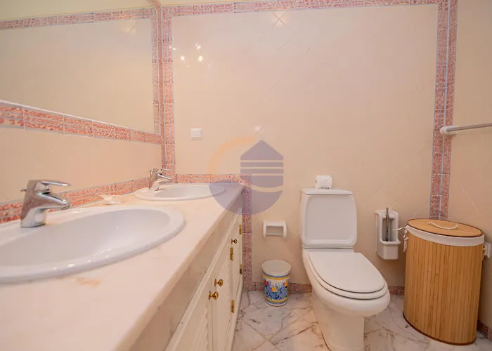 Outdoor Pool With Golf View Willa *