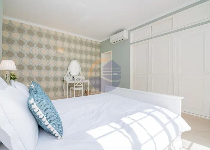 Outdoor Pool With Golf View Willa Portimão