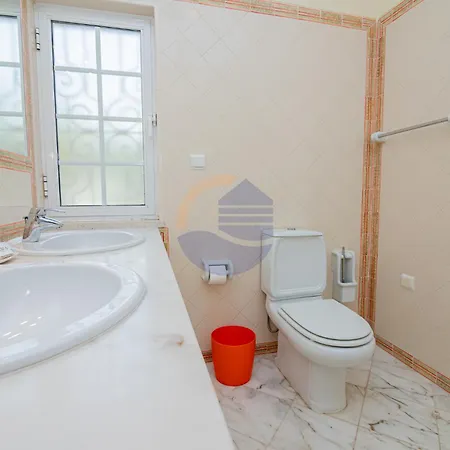 Villa Outdoor Pool With Golf View *