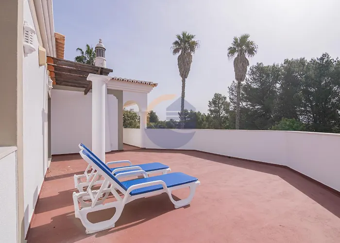 Outdoor Pool With Golf View Портиман